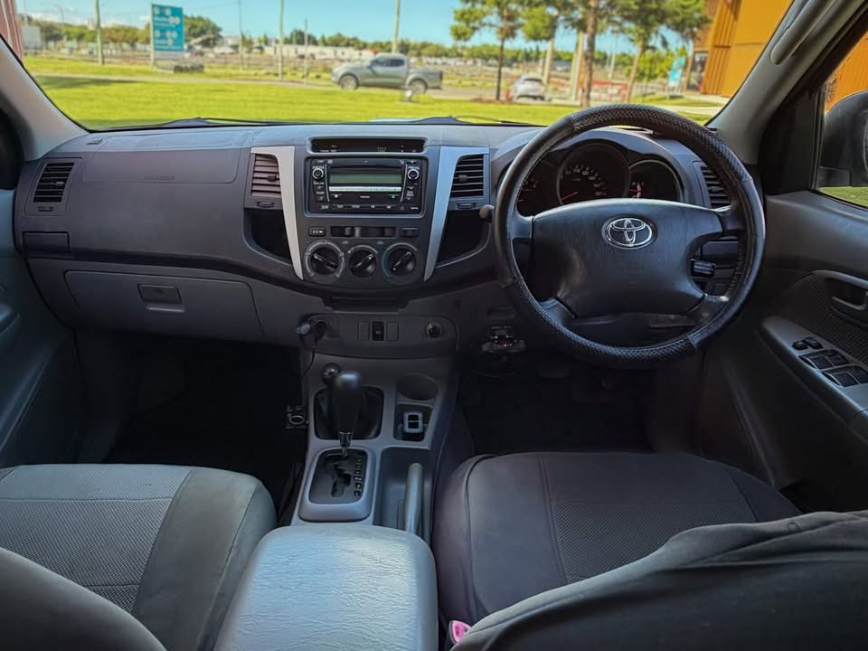 2008 SR5 Hilux - ABN Finance done easy 10.jpg